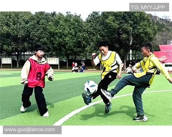 万翔足球：引领青少年足球热潮，助力梦想与未来的完美结合