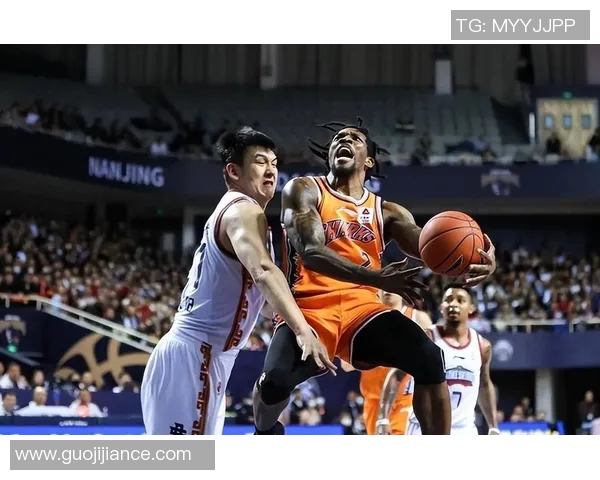 上海篮球队逆袭之旅揭秘：从低谷到巅峰的奋斗与荣耀